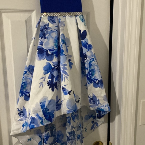 Girl’s Blue Floral Dress - Picture 3 of 5